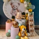 Decoração de festa infantil tema ursinho baby com bolo, balões e ursos de pelúcia, kit pegue e monte São Paulo Zona Norte.