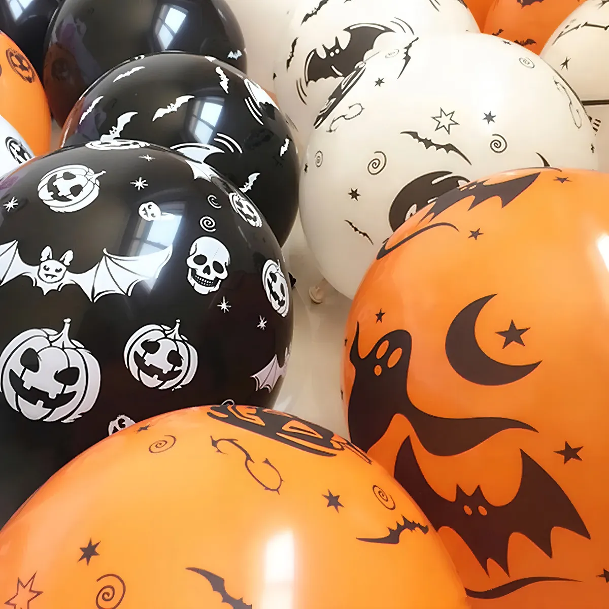 D_NQ_NP_2X_765769-MLA91566939156_092025-F.webp Kit Balões Halloween 12" — Metalizados Sortidos com Estampas (20 Unidades) - Imagem 3
