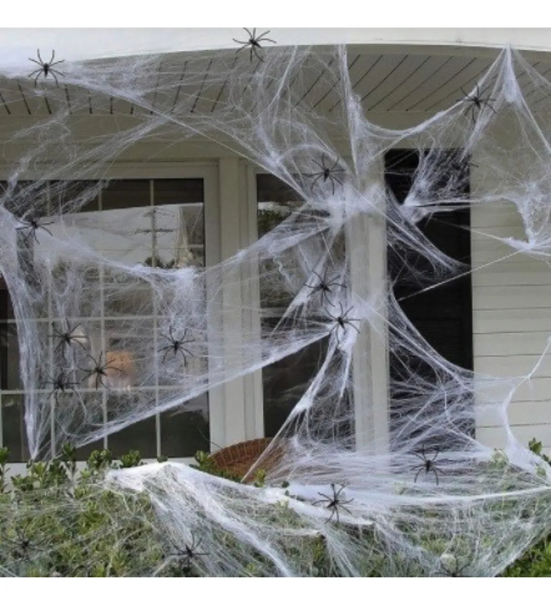 D_NQ_NP_2X_997432-MLU74466615445_022024-F.webp Kit Teia de Aranha Halloween — 5 Teias Brancas + 10 Aranhas Decorativas - Imagem 1