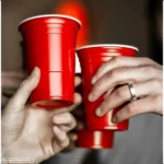50 Copos Americano Descartável Vermelho Beer Pong Red 440ml