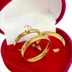 Par Alianças Banhada À Ouro 18k Casamento + Anel De Noivado