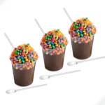 100 Copinho 25ml Acrílico Docinho Brigadeiro + Mini Colher