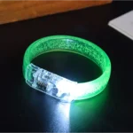 Kit Balada Festa Neon 10 Pç Bracelete Led Pisca Cores