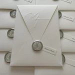 Kit 50 Envelopes Bico Com Relevo Pers+ Lacres De Cera Padrão