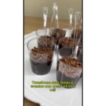 100 Copinho 25ml Brigadeiro De Colher + 100 Colherzinha Kit