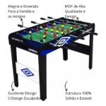 Mesa de pebolim Umbro Accuracy cor preto com bonecos de polipropileno e bolas incluídas