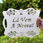 Plaquinha Casamento Entrada De Igreja P7 Lá Vem A Noiva