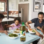 Refrigerante de Caju São Geraldo 2 Litros – elaborado com 5% de suco de caju, traz frescor, equilíbrio e o sabor autêntico da fruta nordestina, ideal para matar a sede e acompanhar momentos leves.