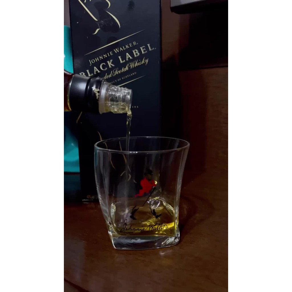 Whisky Escocês Johnnie Walker Black Label 1L