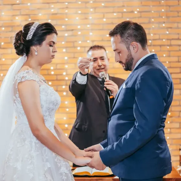 Arnaldo Verde Celebrante