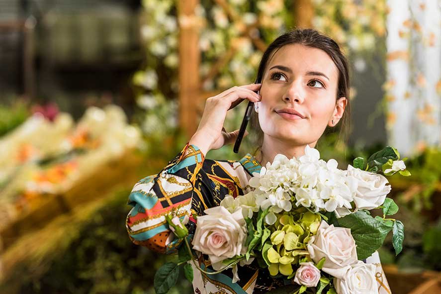 Assessoria completa ou parcial ou do dia: cerimonialista organizando detalhes do casamento e alinhando fornecedores