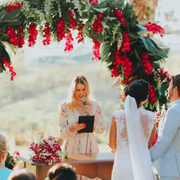 Celebrante Gisele Alves