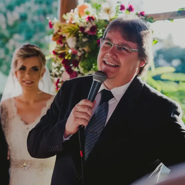 Leandro Mozart Celebrante