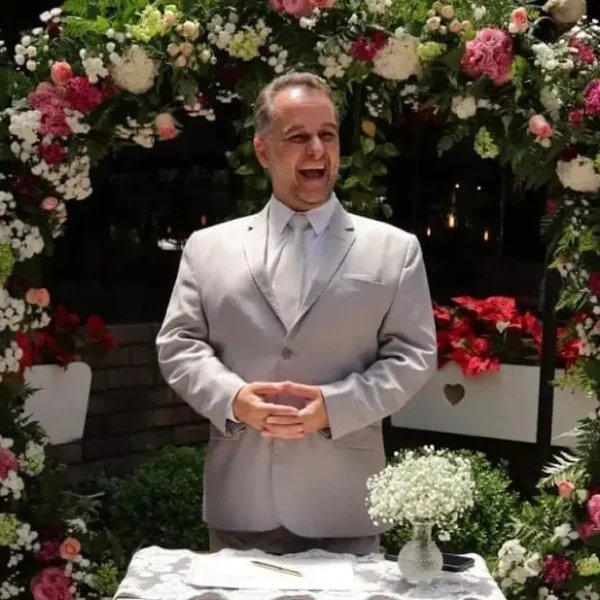 Rodrigo Arisa Celebrante